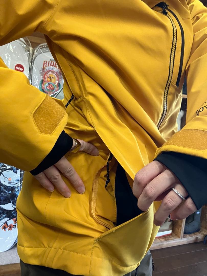 【USED】 VOLCOM ボルコム GORE-TEX スノーボードウェア　M