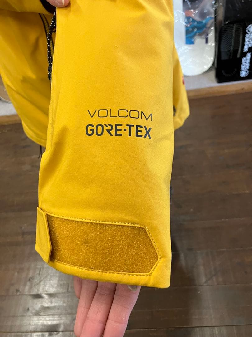 【USED】 VOLCOM ボルコム GORE-TEX スノーボードウェア　M
