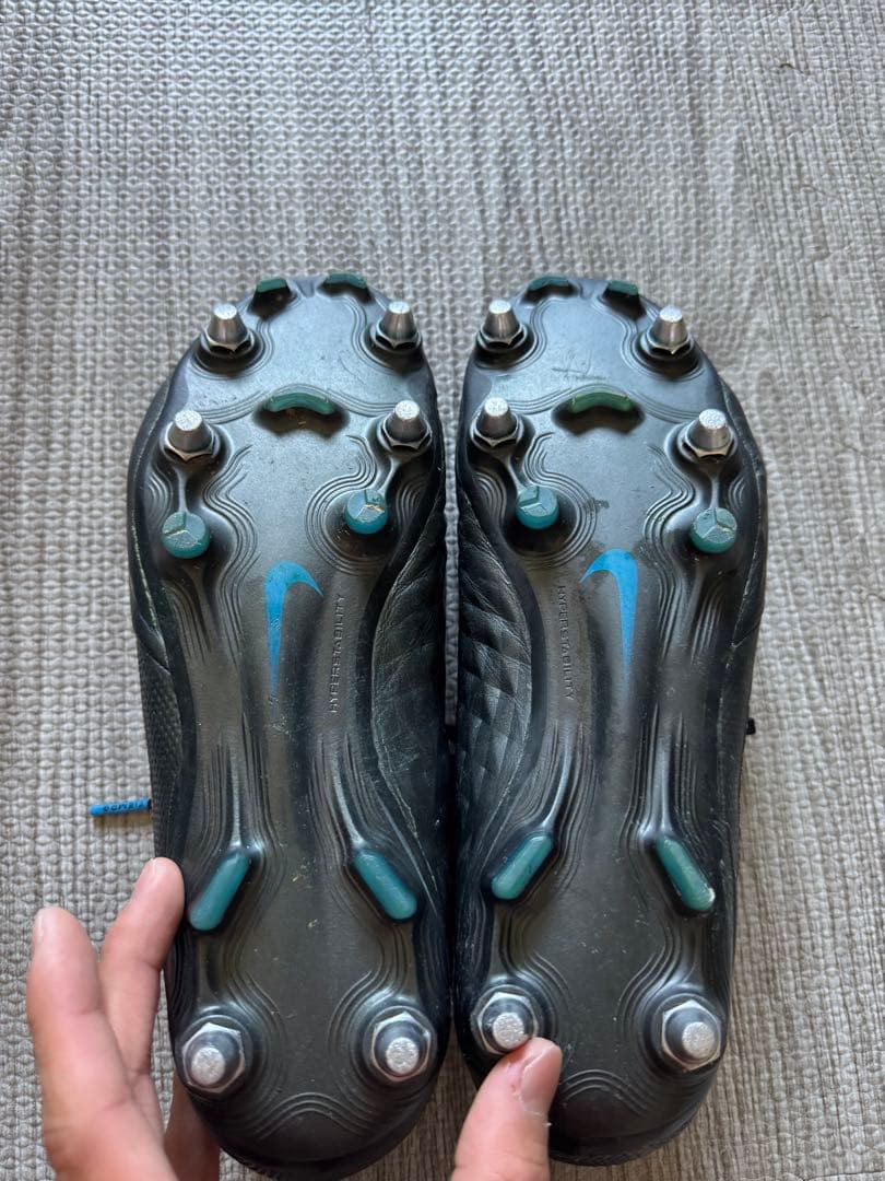 NIKEティエンポ　SG 27.5