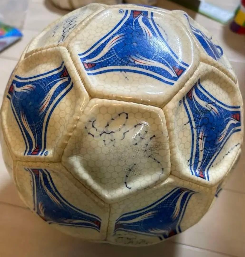 FIFA ワールドカップ試合球　1998 選手たちのサイン入りサッカーボール