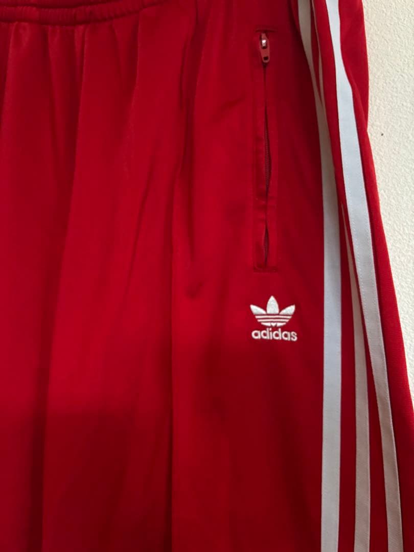 adidas レッド ジャージパンツ 赤