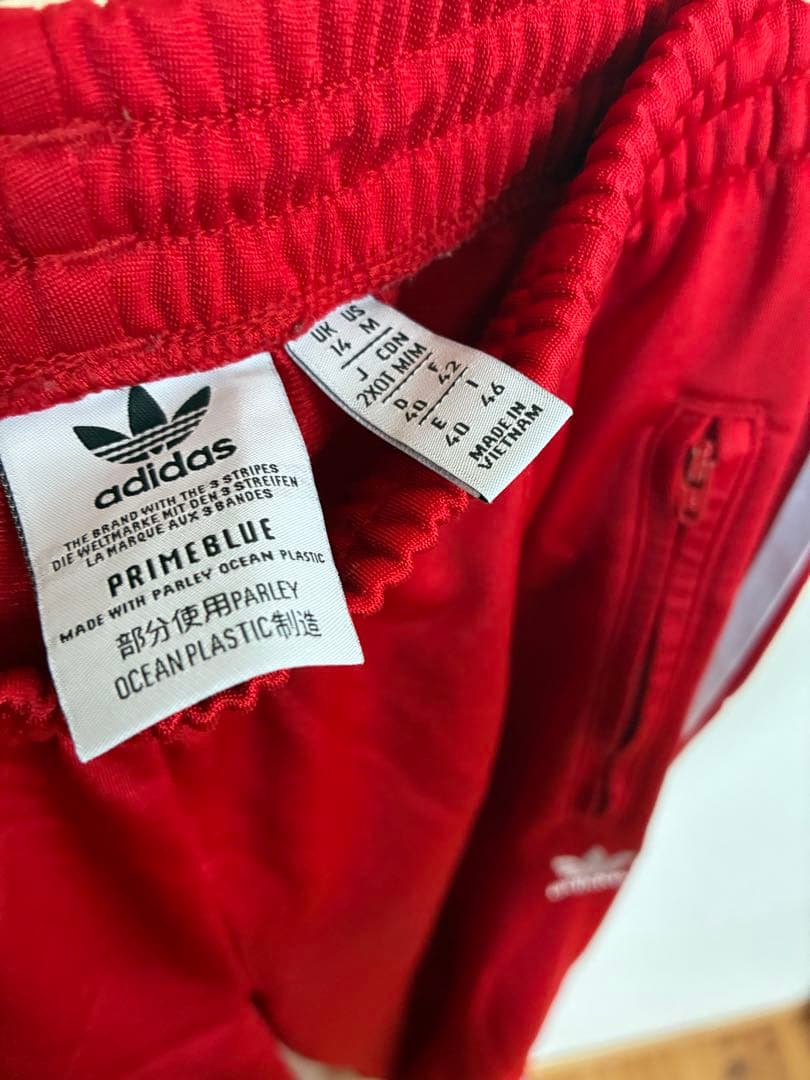 adidas レッド ジャージパンツ 赤