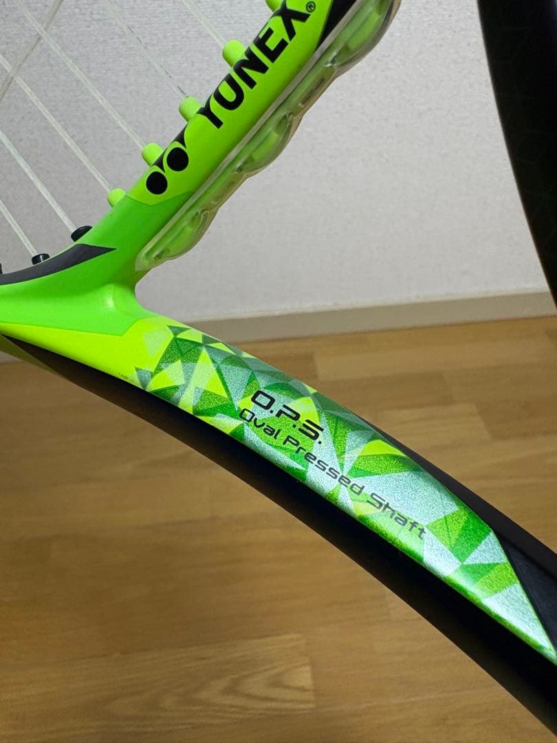 YONEX　EZONE100