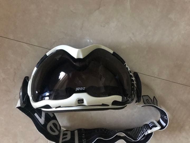 値下げ❗️GIRO ヘルメット❗️ 　黒　ZEALゴーグル付き