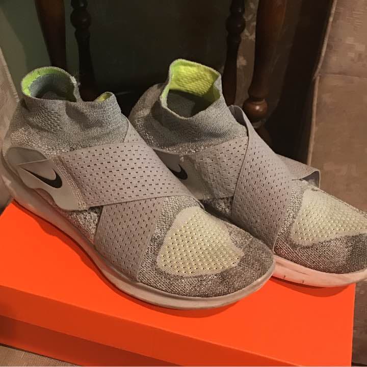 ナイキ  ランニングシューズ