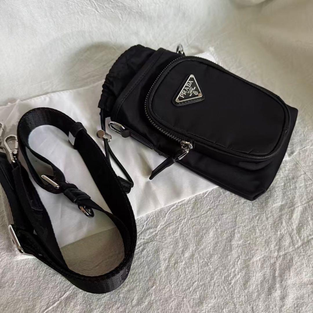 PRADA ノベルティ ナイロン ショルダーバッグ ブラック OUY