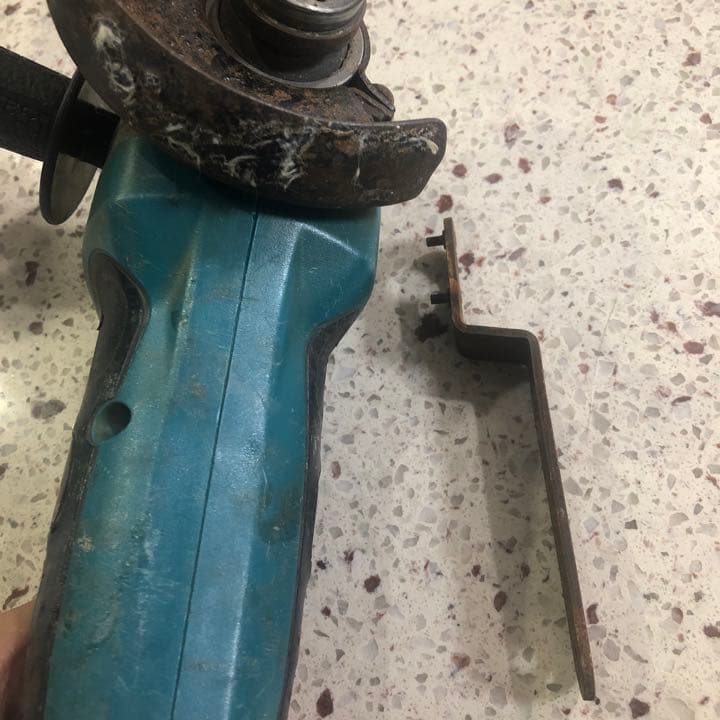 マキタディスクグラインダー GA400D中古動作品難ありmakita14.4v