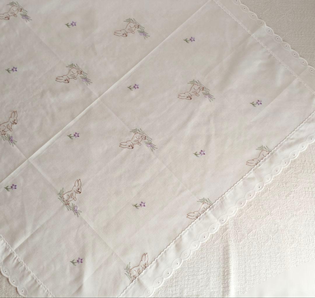 【mkuさま】vintage ❀ ウサギさん刺しゅうの テーブルクロス