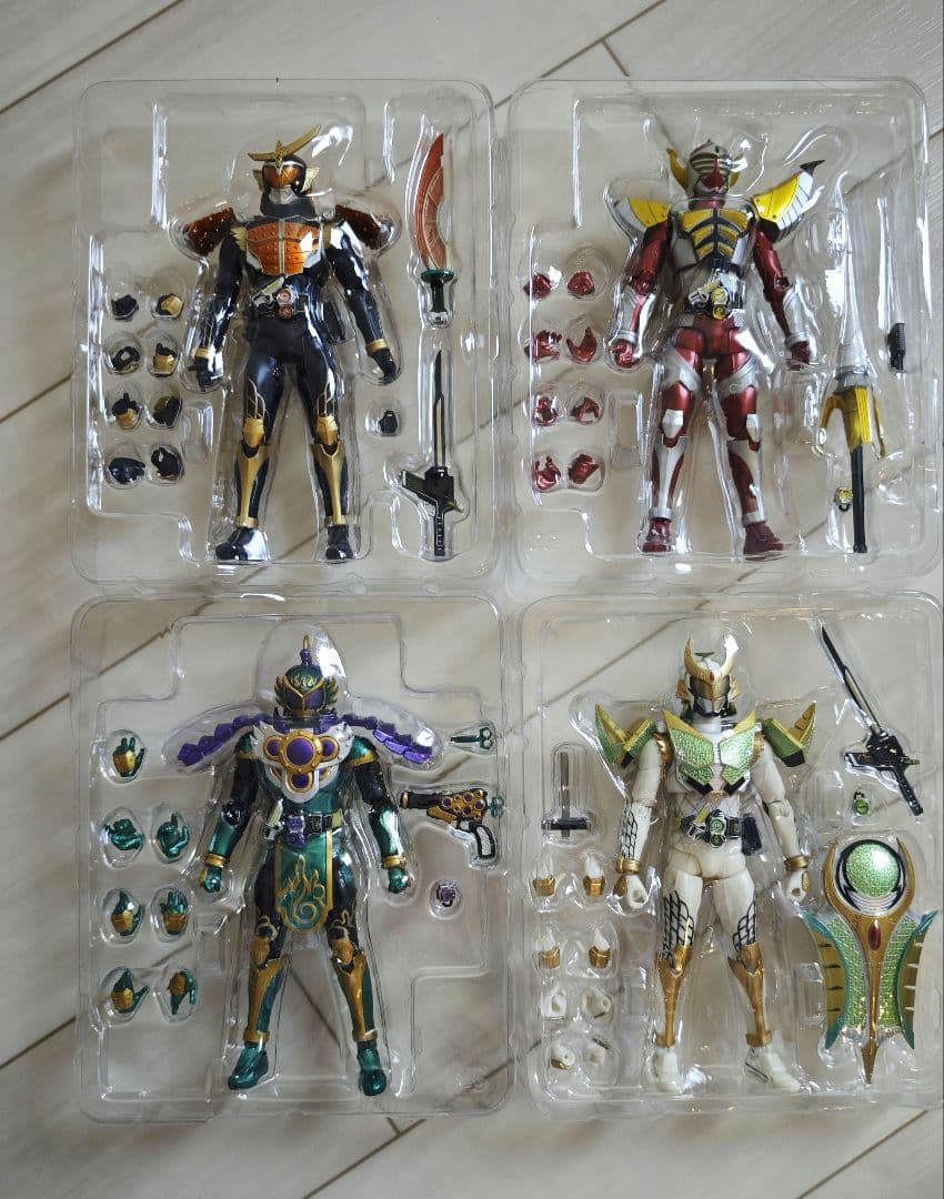 S.H.Figuarts 仮面ライダー鎧武 バロン 龍玄 斬月