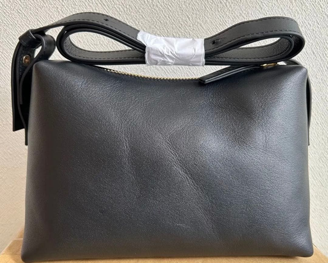 SULA Curve leather bag n.SSign カズタ