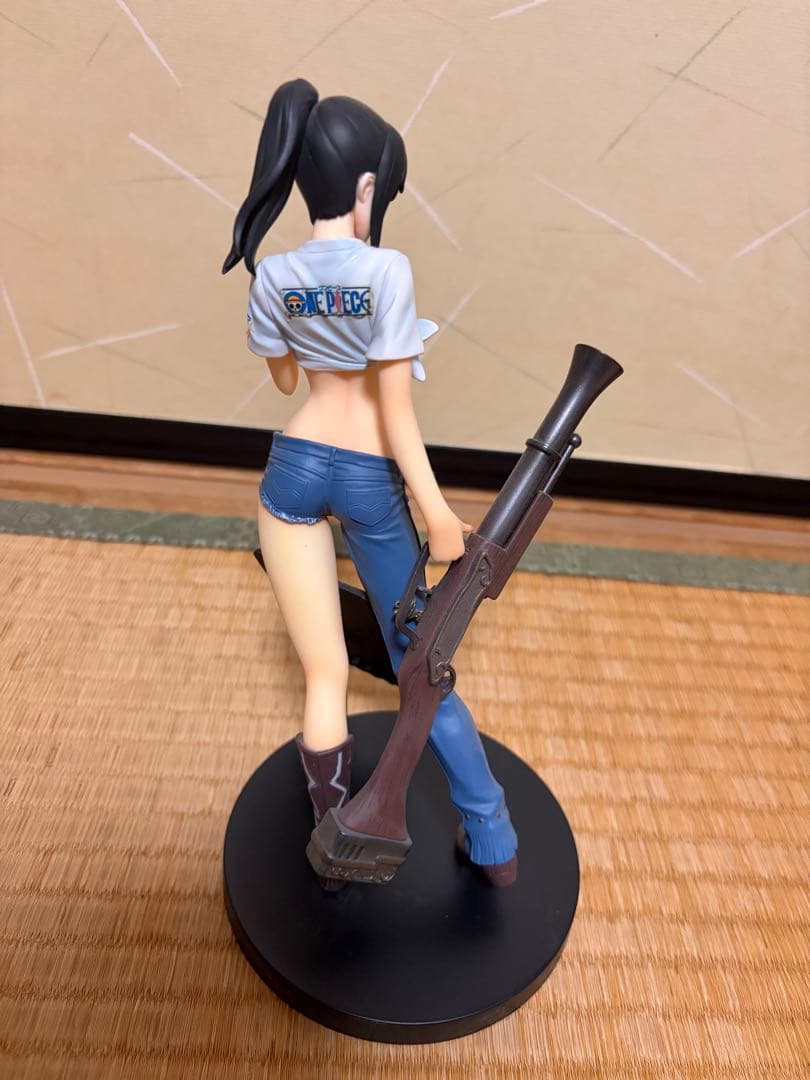 【リペイント】ワンピース ニコ・ロビン フィギュア カスタムペイント 1点物