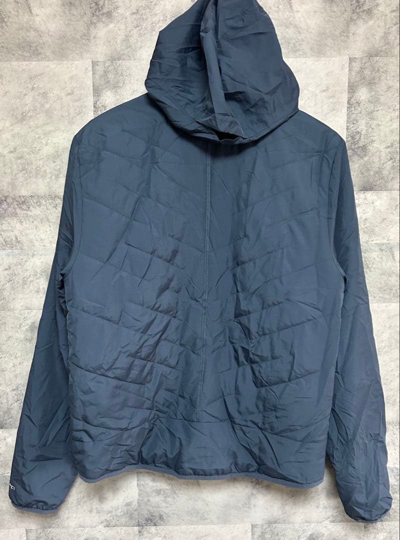 新品　NIKE ナイキ エアロレイヤー ランニングジャケット 中綿　M