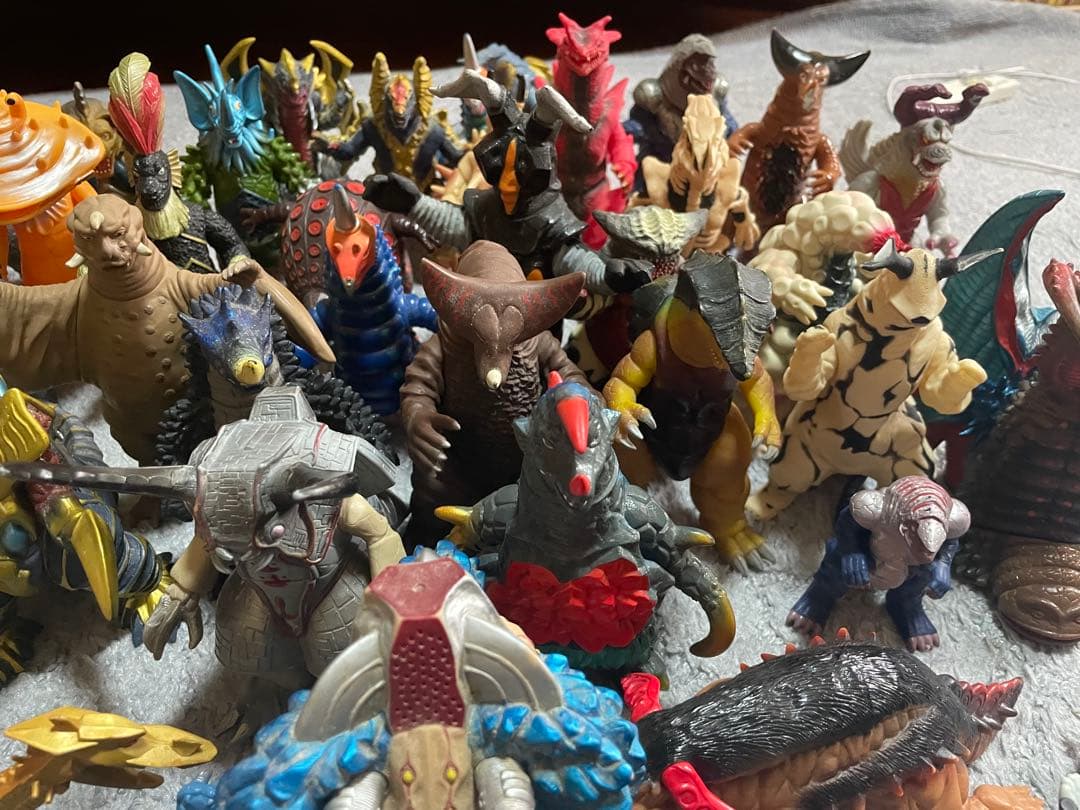 ウルトラマンシリーズ怪獣フィギュア61体セット