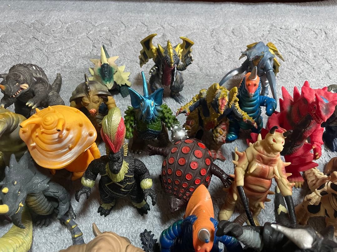 ウルトラマンシリーズ怪獣フィギュア61体セット