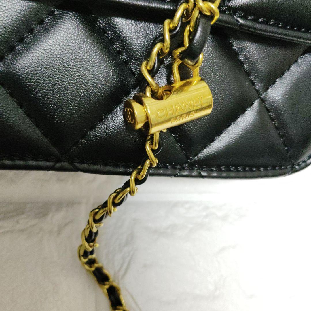 CHANELノベルティキルティングショルダーバッグ