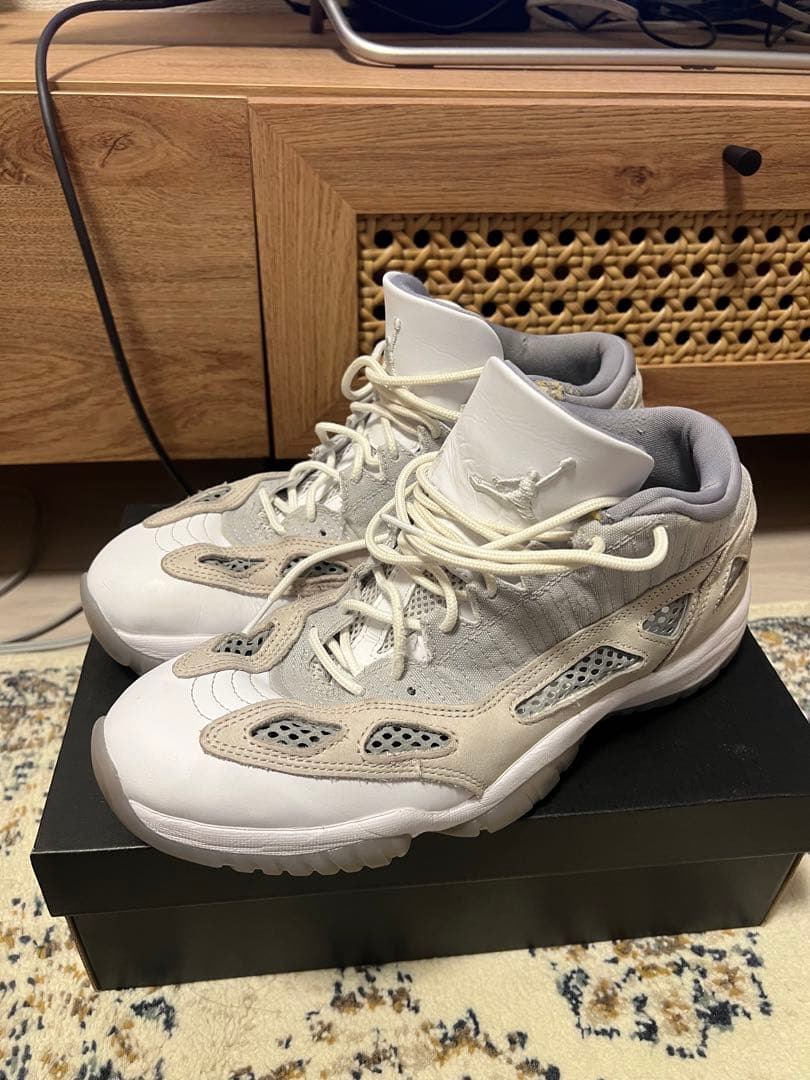 エアジョーダン AIR JORDAN 11 RETRO LOW IE 30cm
