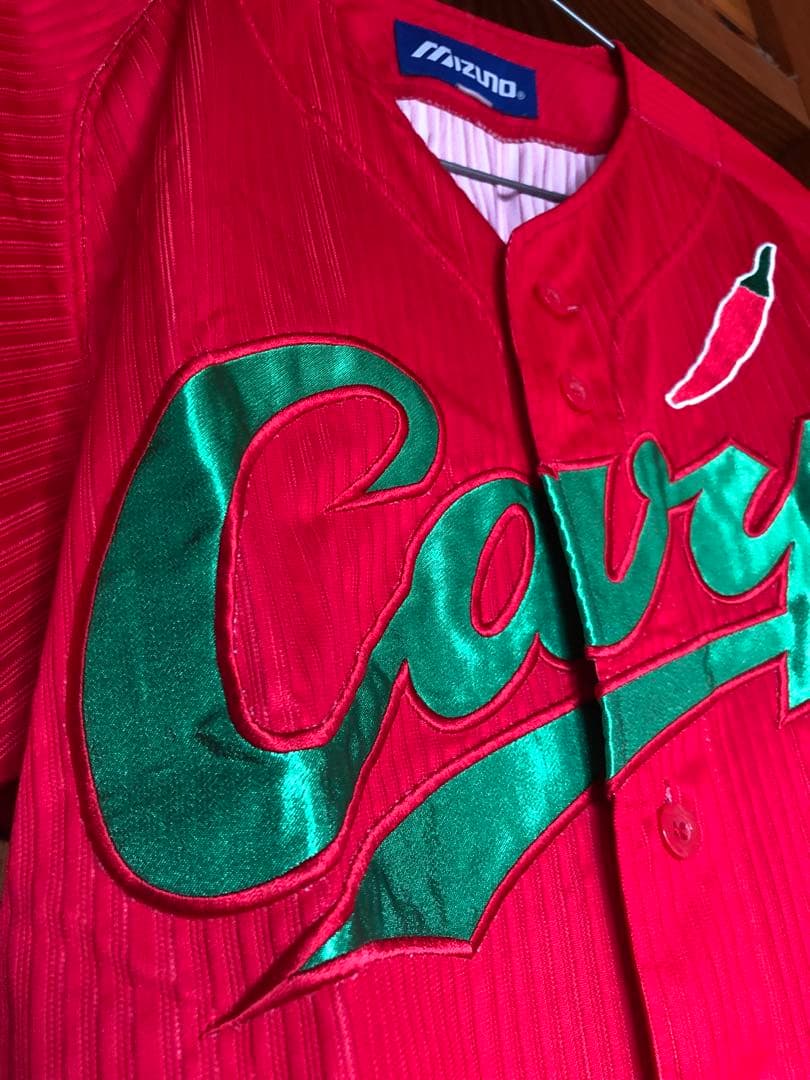 Mizuno Carp ユニフォーム唐辛子モチーフ/背番号 33