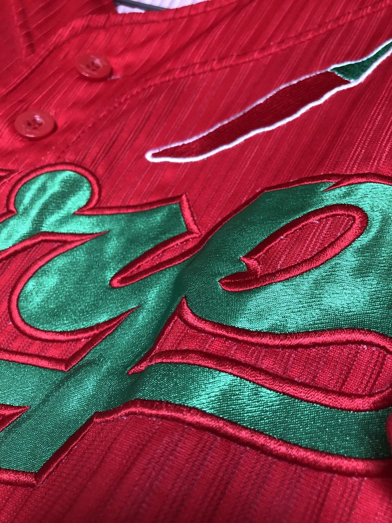 Mizuno Carp ユニフォーム唐辛子モチーフ/背番号 33