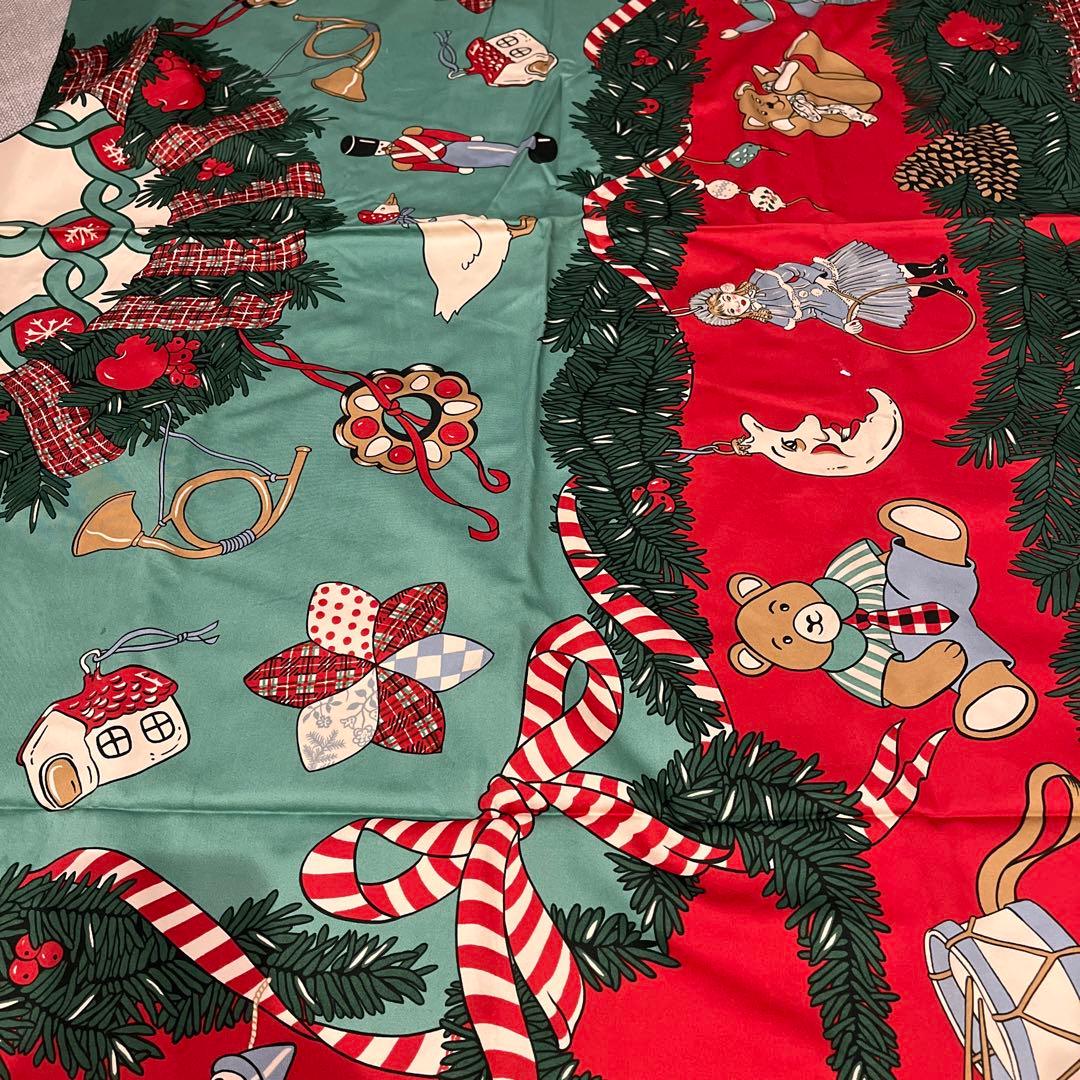 美品BEAUVILLEクリスマス柄が可愛いテーブルクロス162×160