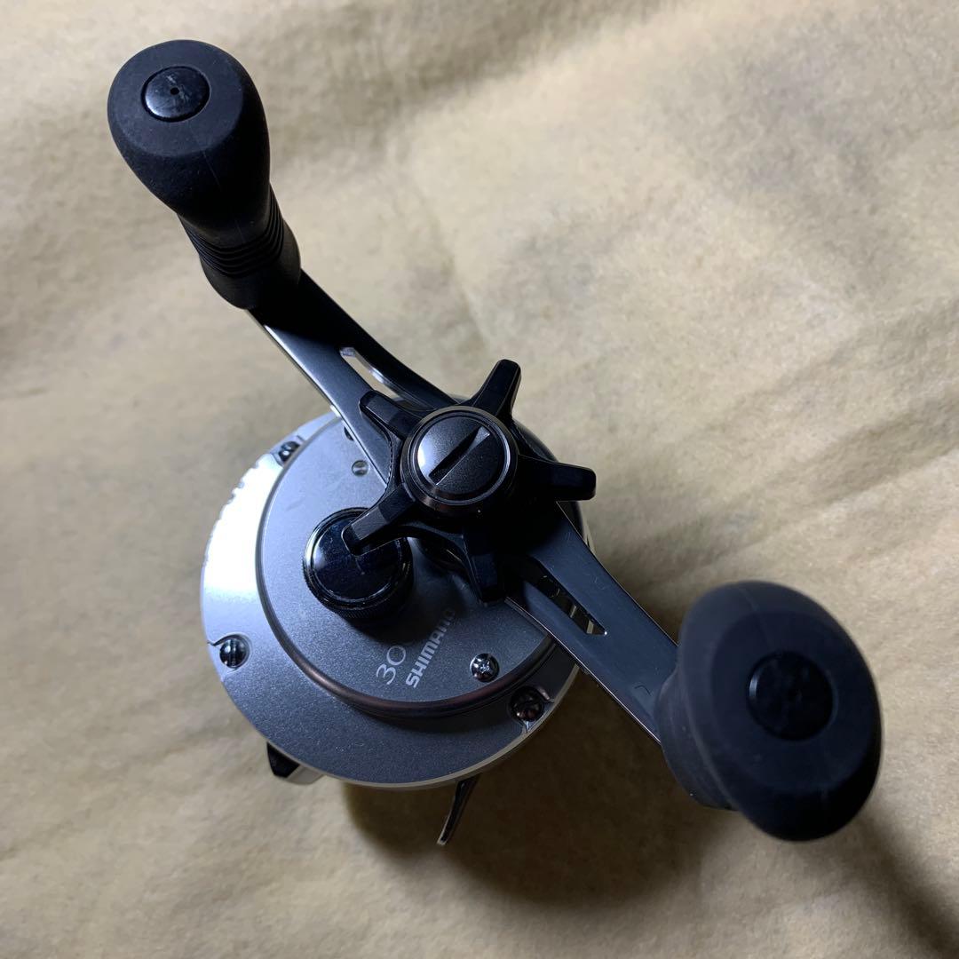 シマノ(SHIMANO) ベイトリール カルカッタ 300
