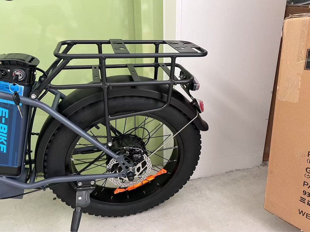 ファットバイク20インチ折り畳みビーチクルーザー自転車 FATBIKE 7段変速