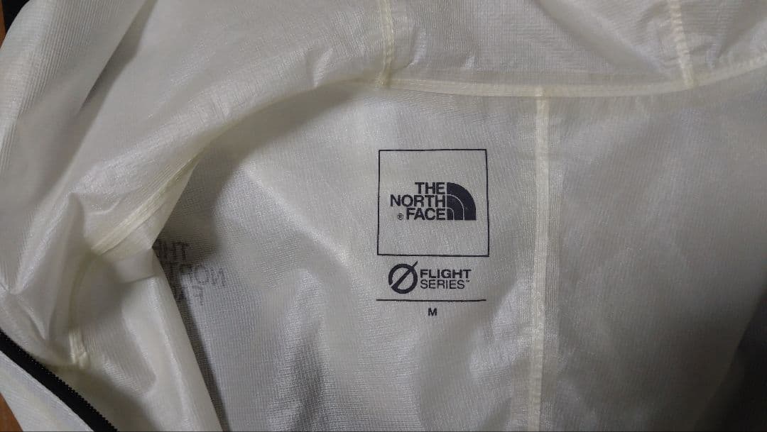 【used】THE NORTH FACE ウィンドブレーカー　撥水　軽量