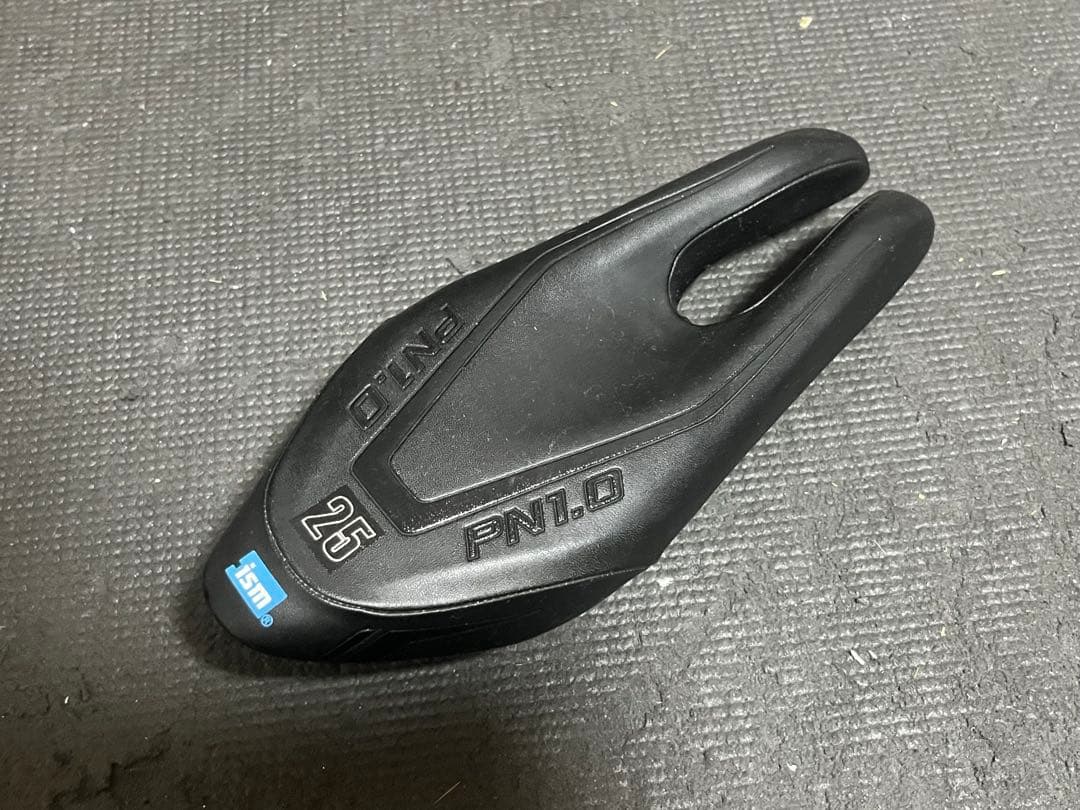 Ism PN1.0 TTサドル 美品