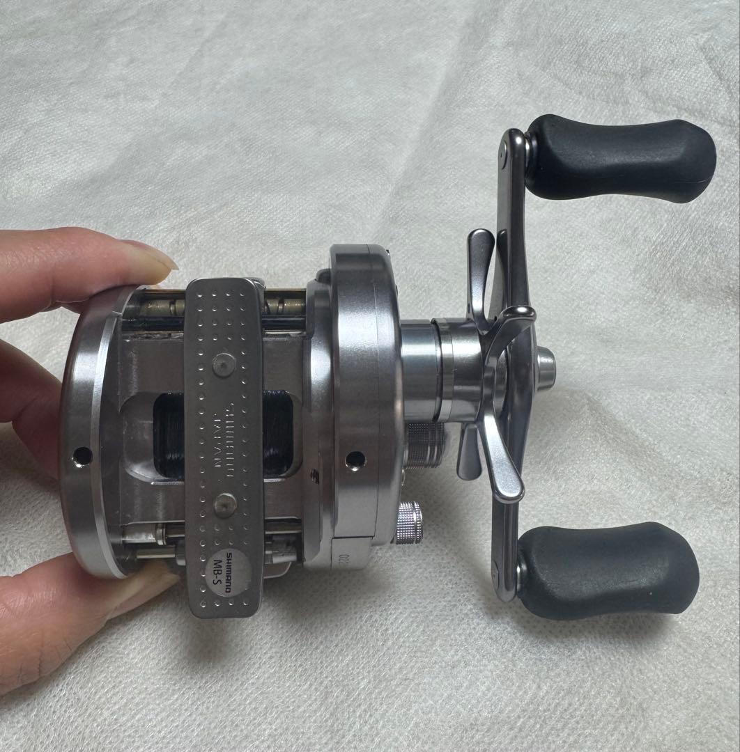 【極美品】SHIMANO CALCUTTA CONQUEST201DC