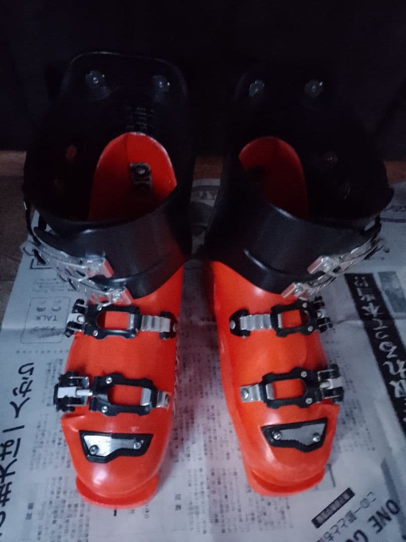 オレンジ 黒 スキー用ブーツ TECNICA INFERNO booster