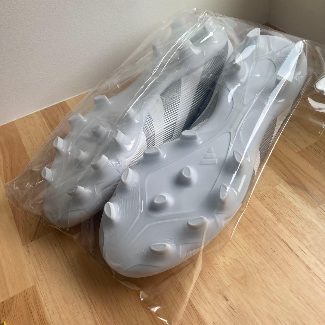新品未使用サッカーフットサルadidas プレデター ID3775 25.0cm
