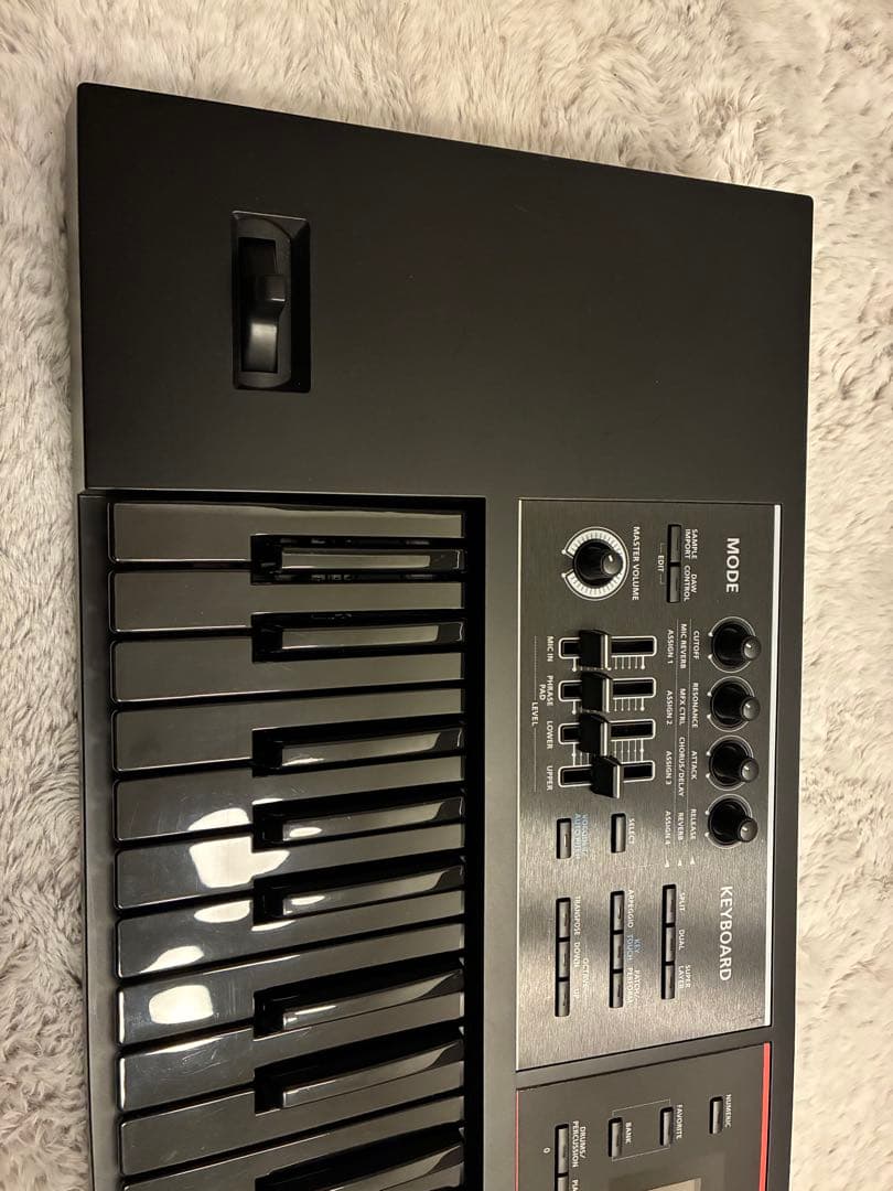 【希少限定カラー】 ローランド JUNO-DS61Bシンセサイザー 61鍵盤