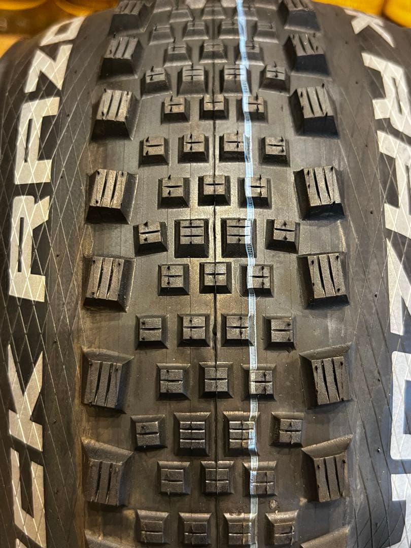 シュワルベ hansdampf rockrazor 27.5 2.6セット