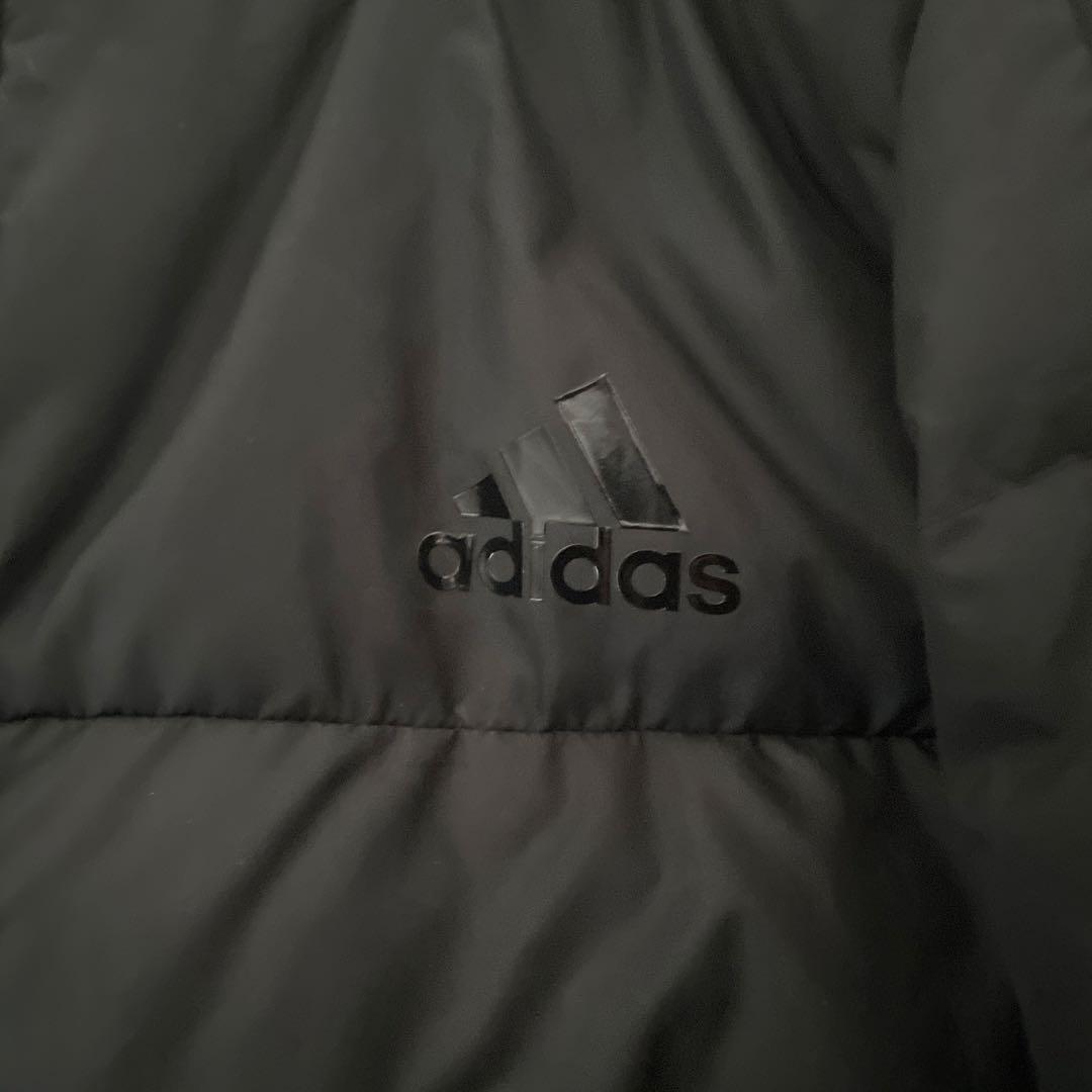 adidas ブラック ダウンコート フード付き