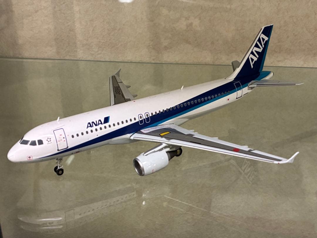 【最終価格】ANA A320 JA8946 1/200 金属製 JCWINGS