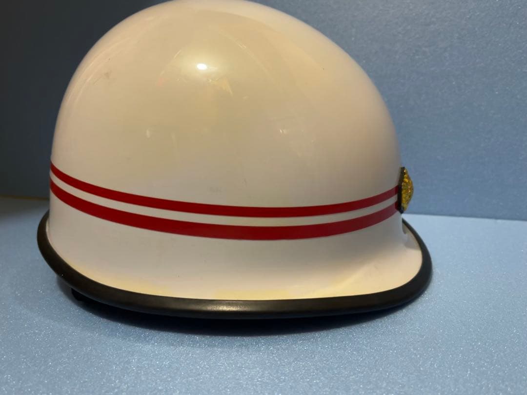 【撮影用】保安帽　ヘルメット　赤ライン　中古品