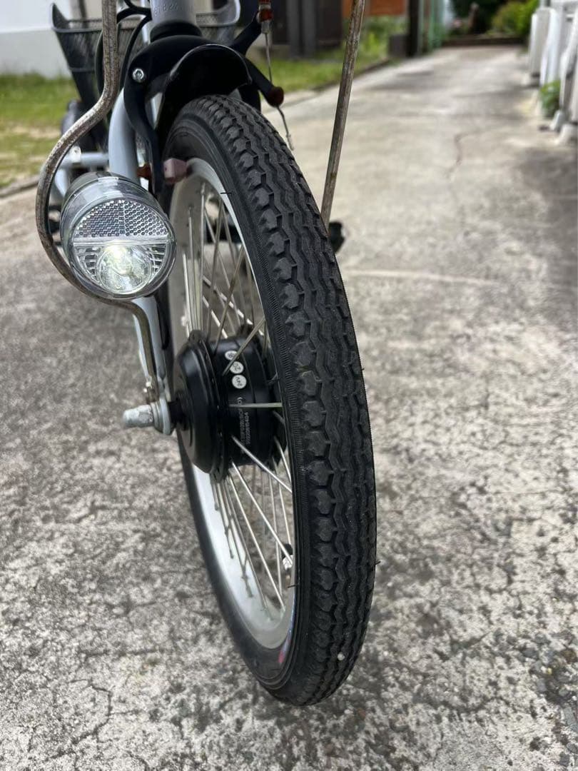 （株）カイホウジャパン　電動アシスト三輪自転車　ashiraku　充電器付