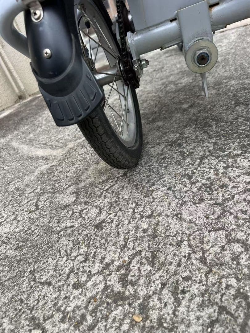 （株）カイホウジャパン　電動アシスト三輪自転車　ashiraku　充電器付