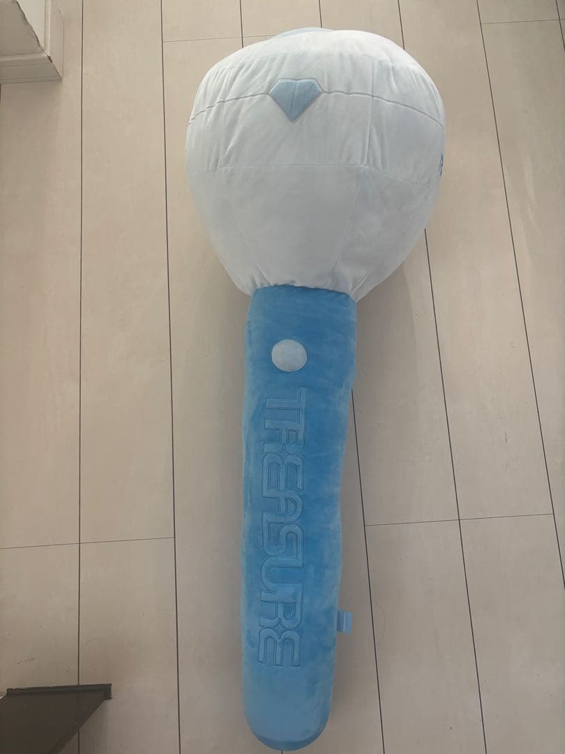 TREASURE LIGHTSTICK CUSHIONペンライト型大クッション