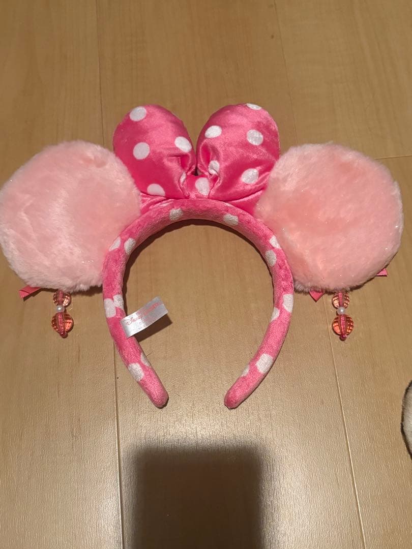 ディズニーランド　イヤリング付きカチューシャ　ラメありピンク　リボンカチューシャ