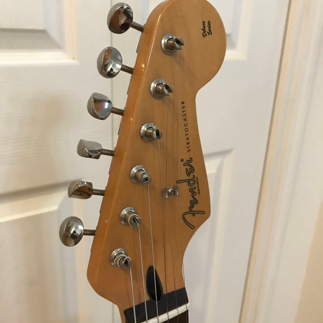 Fender Stratocaster Deluxeシリーズレッド