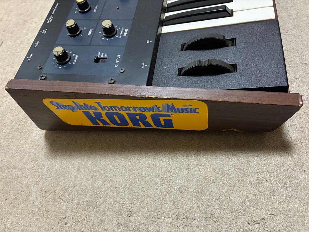 KORG Polysix ヴィンテージアナログシンセサイザー　ハードケース付き