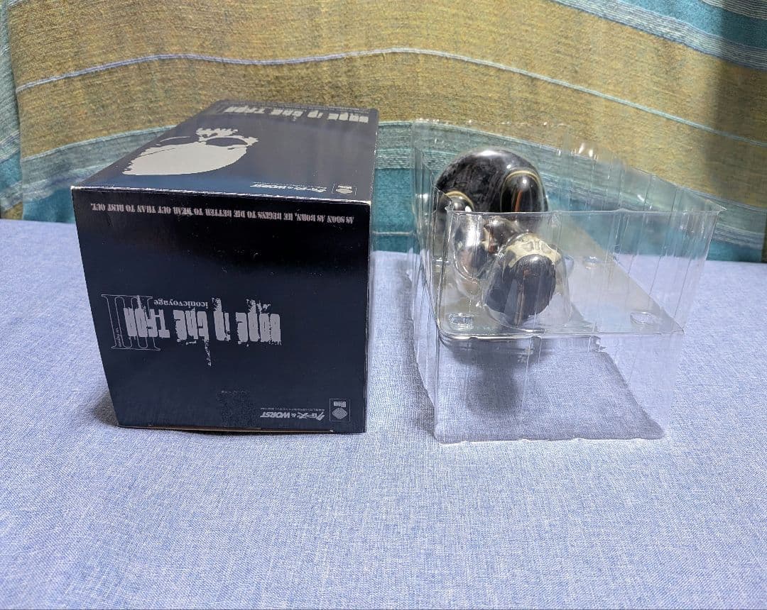 Bone in the TFOAIII iconicvoyageと缶バッチ