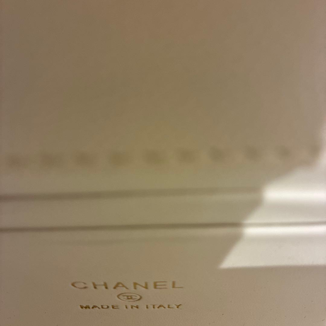 CHANEL ホワイトレザー キルティングバッグ
