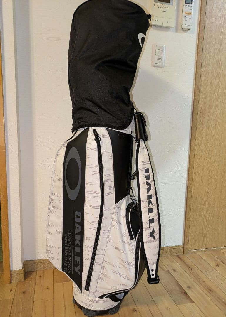 OAKLEY キャディバッグ 9.5型【中古商品】ホワイト系