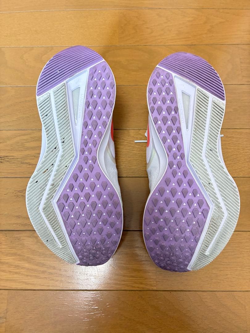 Nike Air Zoom Winflo ランニングシューズ ホワイト　25cm