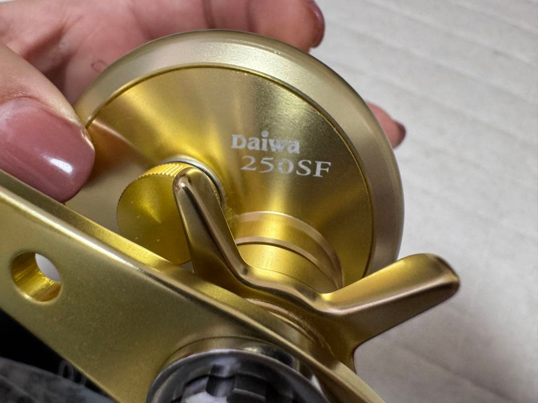 さ*ぎ様 ダイワ　Daiwa 250SF タイラバ 両軸リール