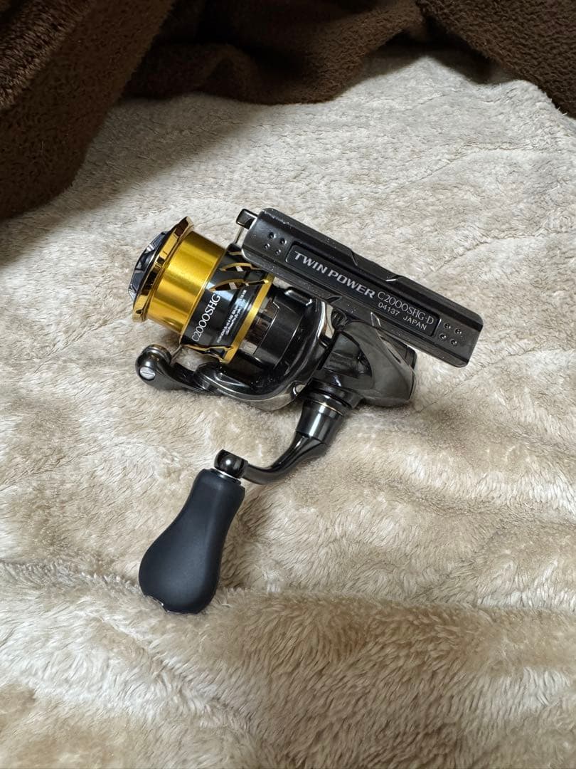 リール SHIMANO TWIN POWER c2000shg