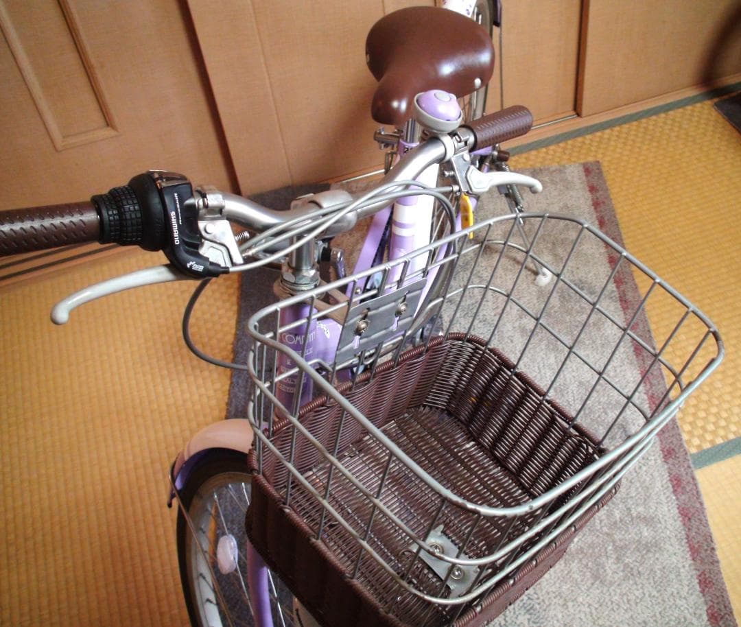 ◆ガールズ 自転車 22インチ パープル ヘルメット他オマケ付き