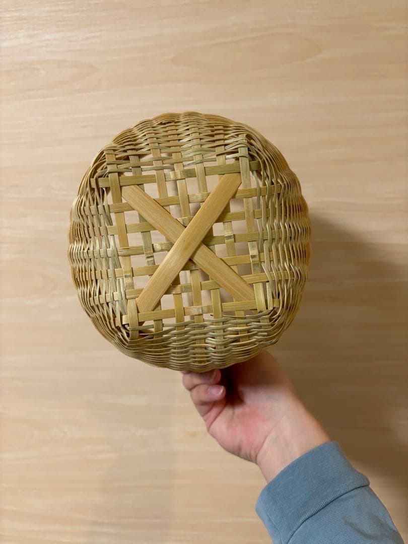竹で作ったカゴ