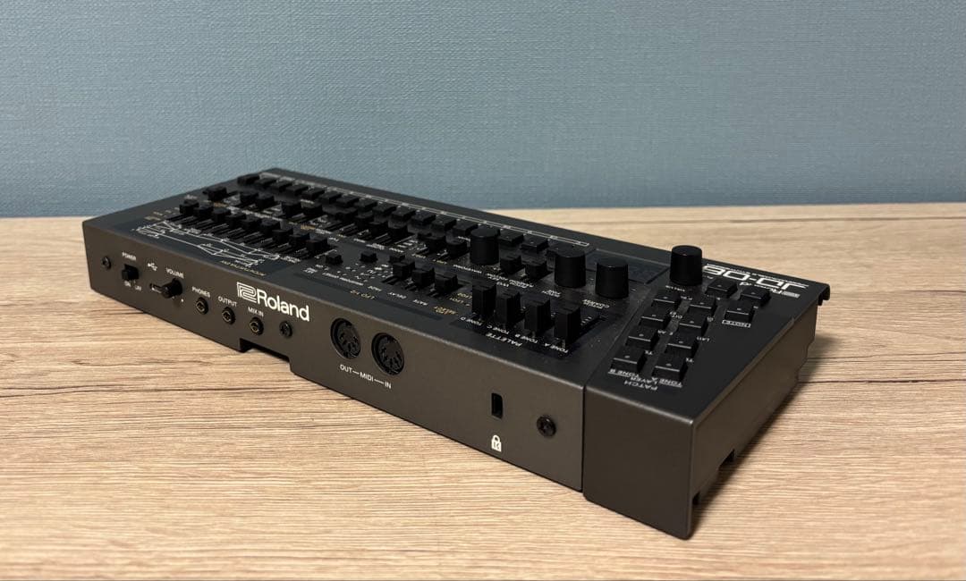 Roland Boutique JD-08 取説、元箱付き　音出し動作確認済み